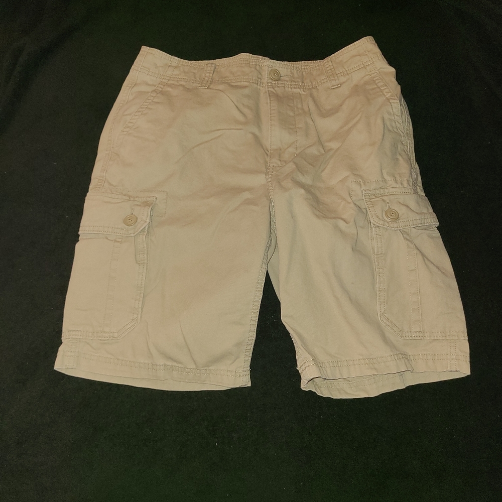 Old navy Bundle of 2 cargo shorts and 1 one regular khaki shorts men's size 32
